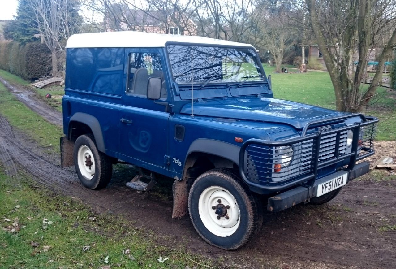 used-land-rover-defender-90-hard-top-td5-for-sale-in-gloucester